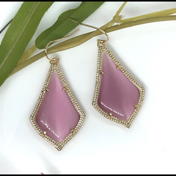Jewelry - NEW 🌸 2” pink & Gold marble diamond drop earring